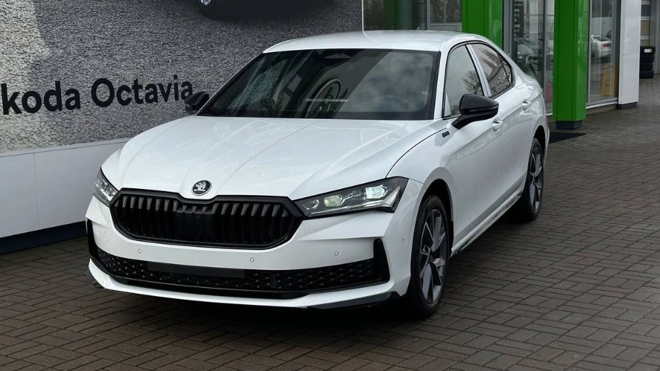 Фото моделі Škoda Superb Sportline 2025