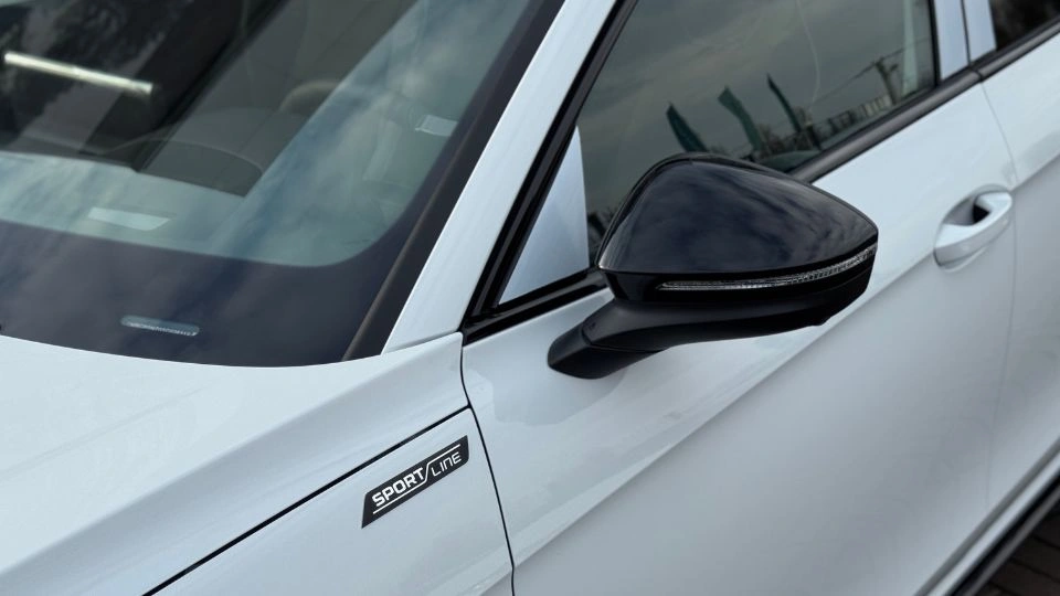 Фото автомобіля Škoda Superb Sportline 2025