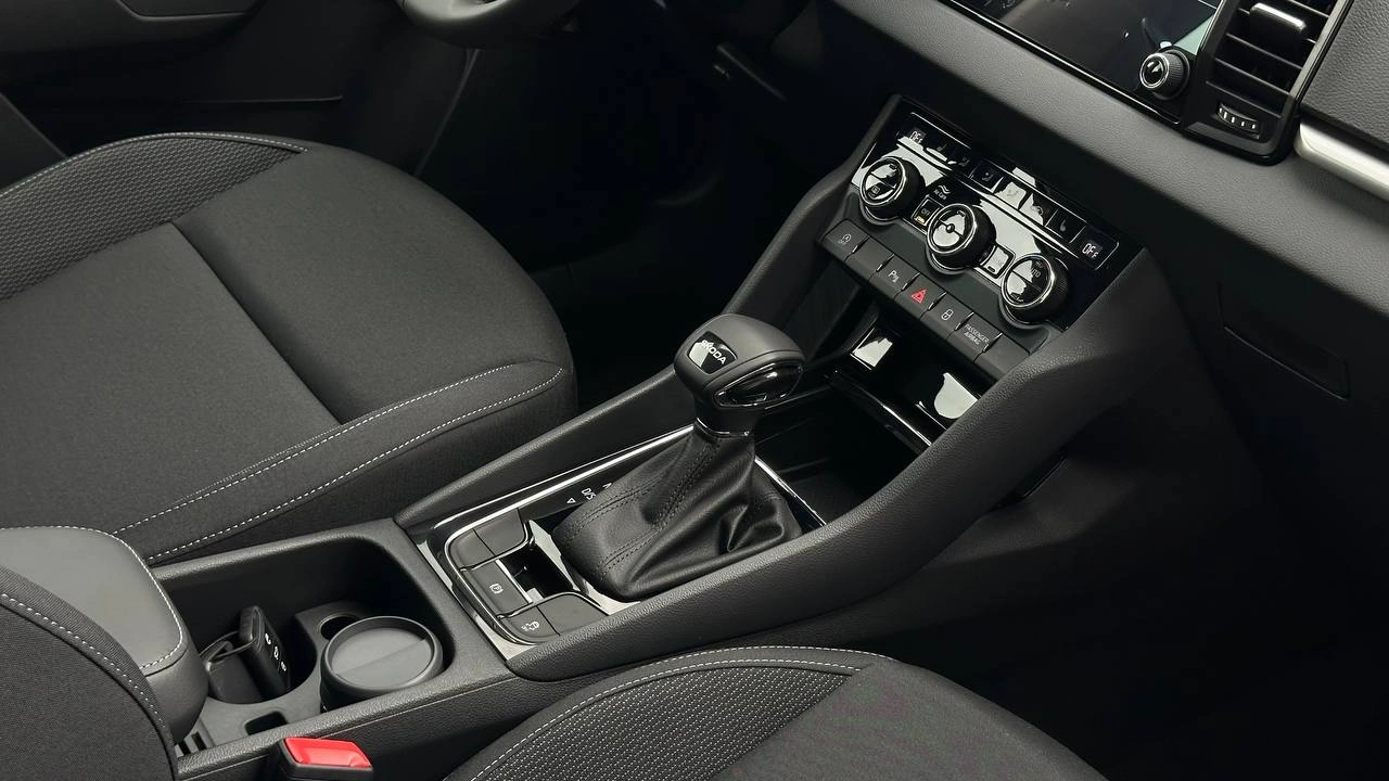 Фото автомобіля Škoda Karoq Selection Plus 2026