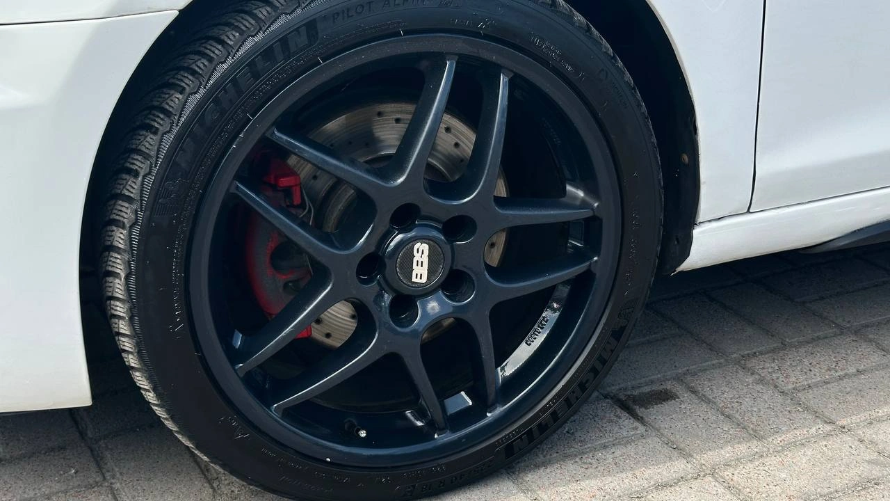 Фото автомобіля Volkswagen Golf GTI 2011